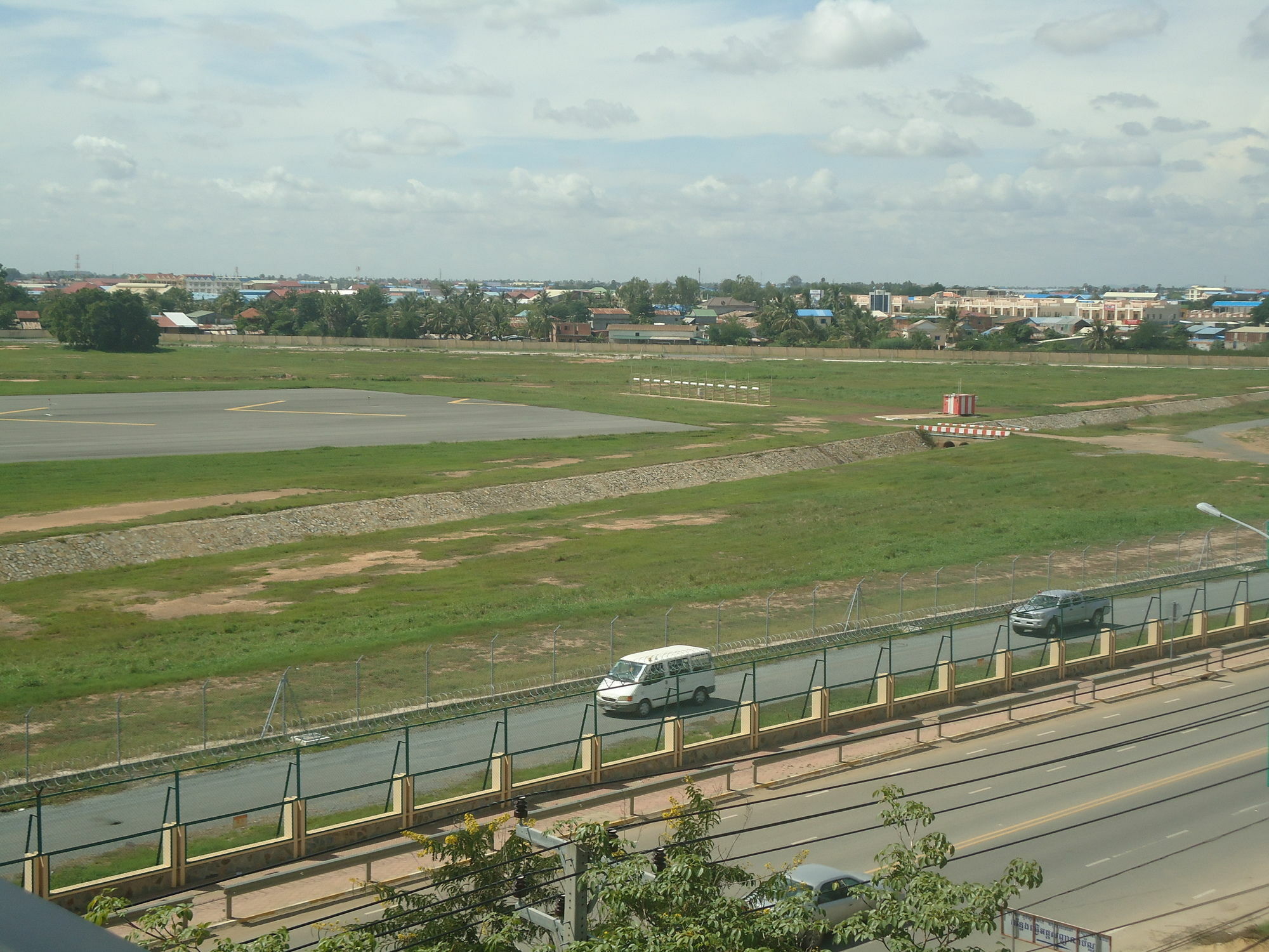 Golden Apple Hotel - Airport Phnom Penh Exterior foto